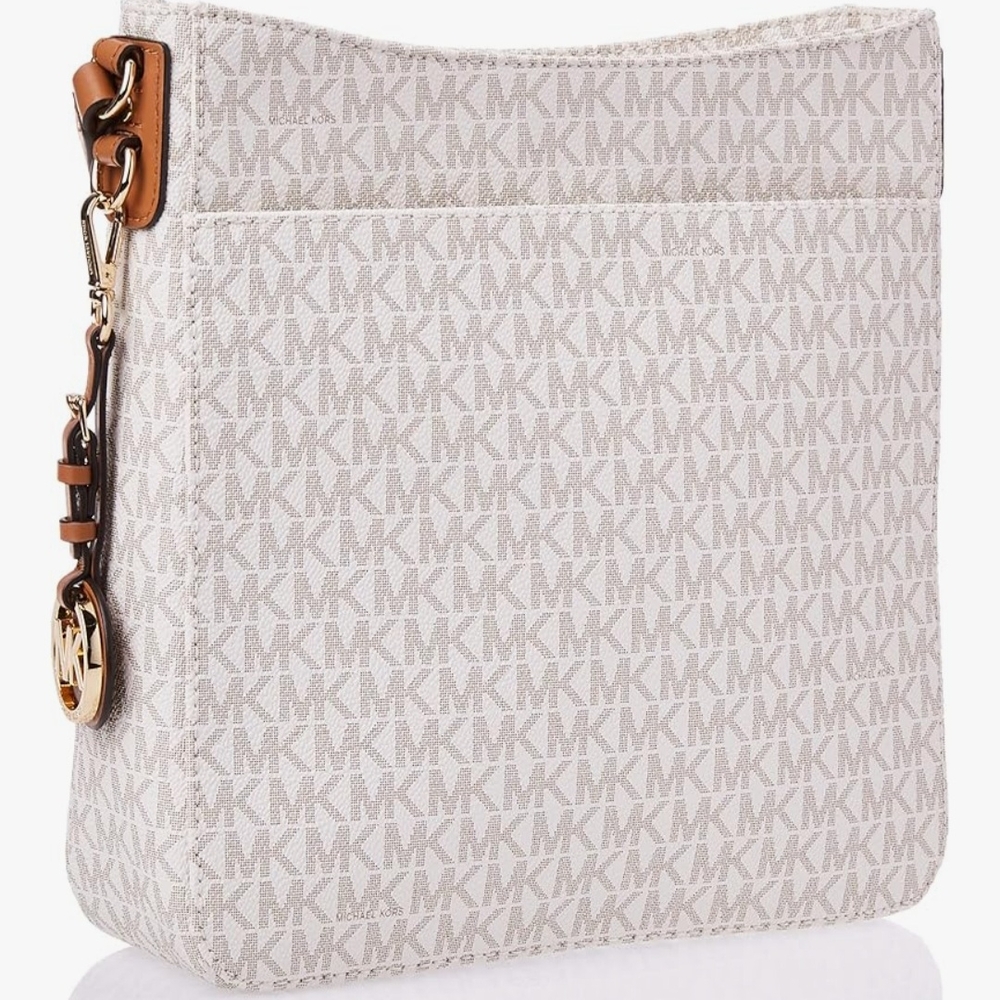 Michael Kors Purse (Vanilla Jet Set Travel Bag) - Picture 4 of 6